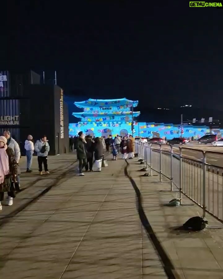 Mel Lisboa - 19.4K Likes - Nosso Natal em Seul, Coreia! 🎄
@lunalisboa e @ricardozanatta nos recebendo ❤️
Seul - Coreia. Dezembro, 2024. Rolo #3
#Seul #seoul #coreia #korea #familia #ferias #holidays