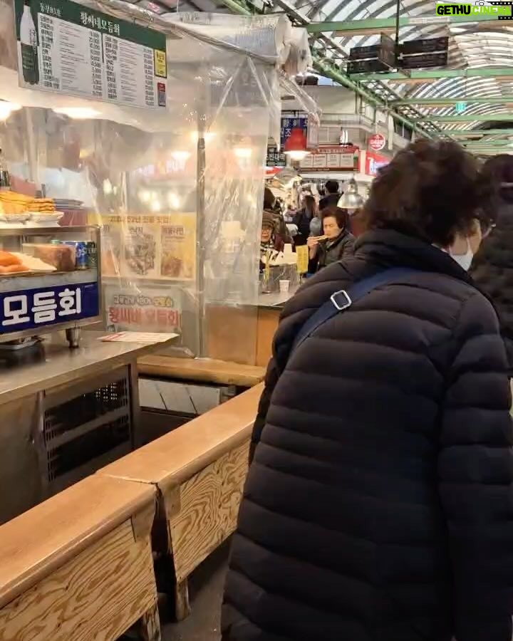 Mel Lisboa - 19.4K Likes - Nosso Natal em Seul, Coreia! 🎄
@lunalisboa e @ricardozanatta nos recebendo ❤️
Seul - Coreia. Dezembro, 2024. Rolo #3
#Seul #seoul #coreia #korea #familia #ferias #holidays