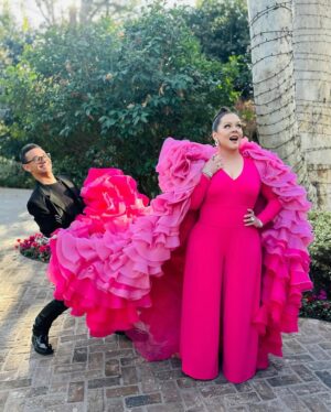 Melissa McCarthy Instagram - So much fun at the @goldenglobes!! You never forget the first time you get to be a human birthday cake!!!!

Thank you to @csiriano @dandridesigns @davidvoncannon @kristoferbuckle @beladorajewelry @davidyurman @dena_kemp @kurtgeiger  @dandridesigns @oliviaccarrano 
@tracemoore09 @jessica.amber @rogervivier for an amazing evening!!