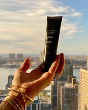 Melora Hardin Instagram - NYC has been magical lately 🤍✨