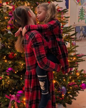 Meryem Uzerli Instagram - 🎅 🎄 🎁 ❤️