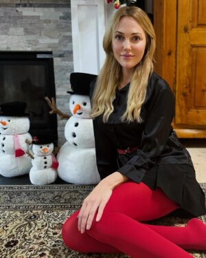 Meryem Uzerli Instagram - 🎅 🎄 🎁 ❤️