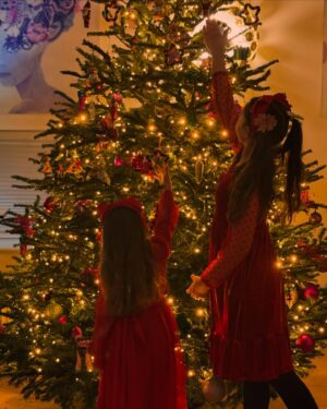 Meryem Uzerli Instagram - 🎅 🎄 🎁 ❤️