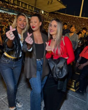 Michelle Carvalho Instagram - Esperé tanto para esto 😍 compartiendo con gente maravillosa 🫰 gracias a @dgmedios por invitarme junto a mis amigos ❤️
@cmiandrade 
@linda_marcovich 
@_yuuhui_ 
@titi_magrini 
@nisnisnisz 
@carlitosarratiaguerra