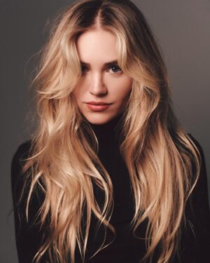 Michelle Randolph Instagram - for @townandcountrymag 🖤