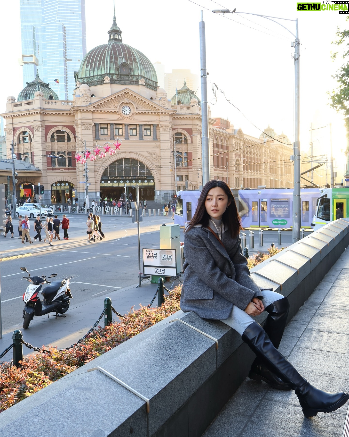 Michelle Wai - 19.6K Likes - Hello 2025🤩!!!!
#happynewyear
#但仲有好多相未post 😝
Jacket: @sandroparis
Boots: @sam_edelman_hk