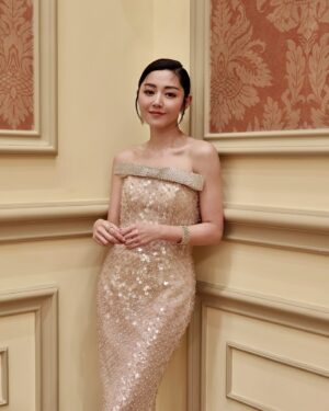 Michelle Wai Instagram - 感恩2024年有郭文玥陪我走這一趟奇妙的旅程！2025繼續努力。❤️💪🏼

Styling: @rules.co @kwongbobo
Gown: @tobewed_official
Jewellery: @buccellatimilan
Heels: @giuseppezanotti 
Hairstyling: @singsing113 
Makeup: @make_up_by_mw 

#破地獄 #TheLastDance
#Hello #2025