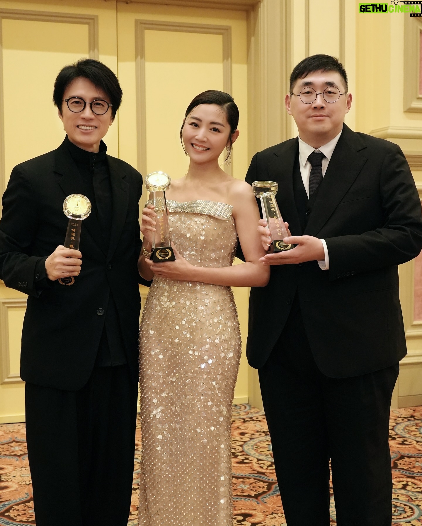 Michelle Wai - 13.3K Likes - 感恩2024年有郭文玥陪我走這一趟奇妙的旅程!2025繼續努力。❤️💪🏼
Styling: @rules.co @kwongbobo
Gown: @tobewed_official
Jewellery: @buccellatimilan
Heels: @giuseppezanotti
Hairstyling: @singsing113
Makeup: @make_up_by_mw
#破地獄 #TheLastDance
#Hello #2025