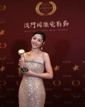 Michelle Wai Instagram - 感恩2024年有郭文玥陪我走這一趟奇妙的旅程！2025繼續努力。❤️💪🏼

Styling: @rules.co @kwongbobo
Gown: @tobewed_official
Jewellery: @buccellatimilan
Heels: @giuseppezanotti 
Hairstyling: @singsing113 
Makeup: @make_up_by_mw 

#破地獄 #TheLastDance
#Hello #2025