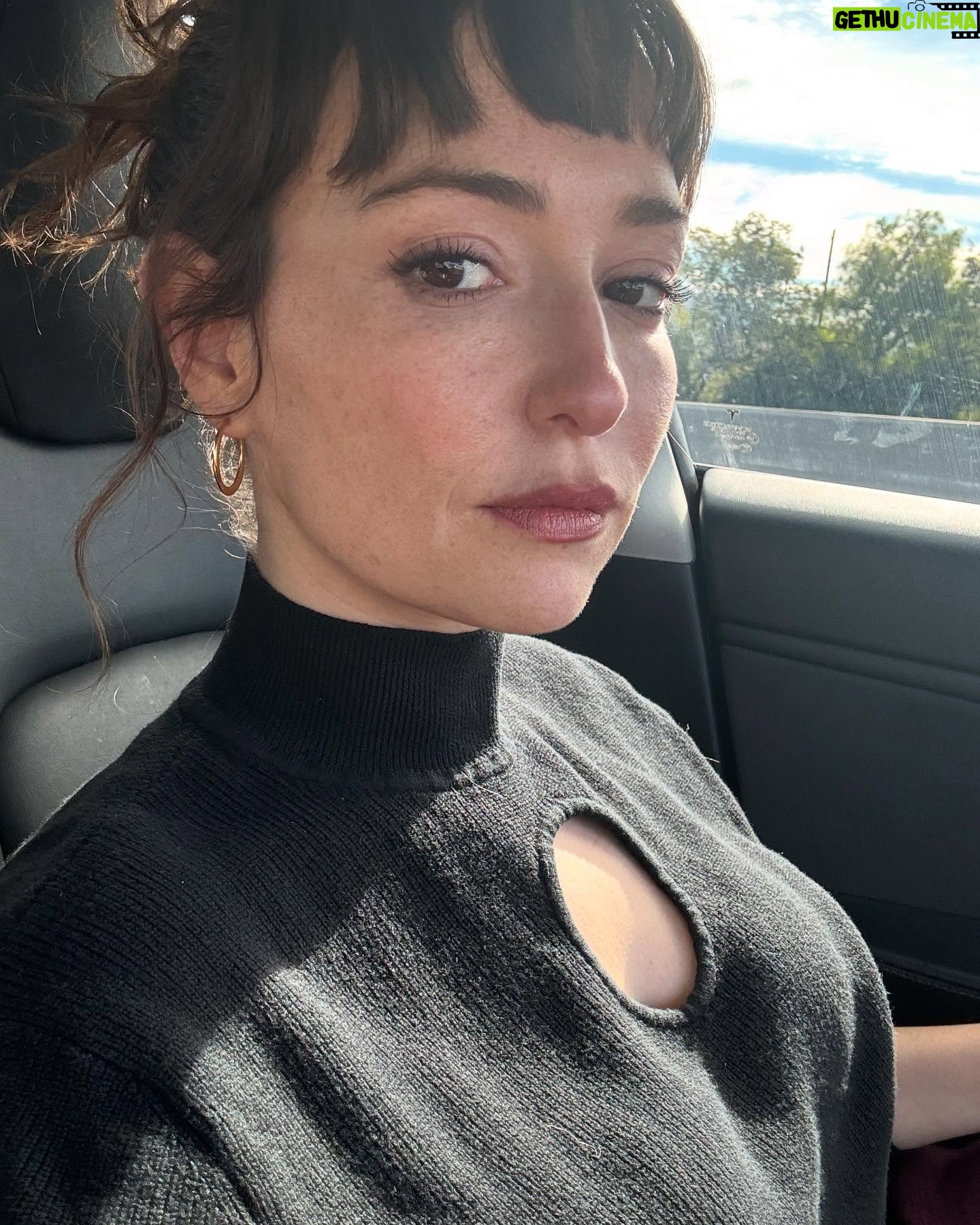 Milana Vayntrub - 42.3K Likes - 1. Love a good hole. As do we all. Merry Christmas.
2. Please let this book brainwash you. Please please please read it and be free.
Ok. Back to deleting this app. Will pop on occasionally if itās. Important. xo