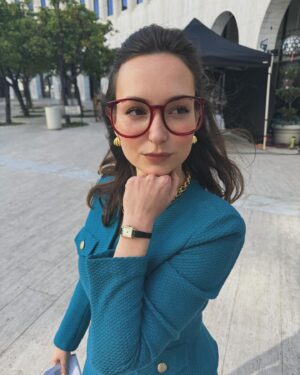 Milana Vayntrub Instagram - Seeing the response of “Monsters: The Lyle and Erik Menendez Story” has been so wonderful. These were some of the most awe-inspiring performances I’ve been lucky enough to witness. And playing Pam under the direction of Michael Uppendahl and Ian Brennan was an awesome learning experience. The costumes by Paula Bradley were the best!