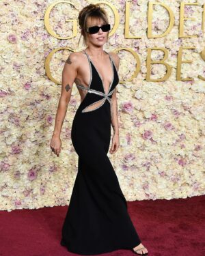 Miley Cyrus Instagram - Golden Globes 🖤