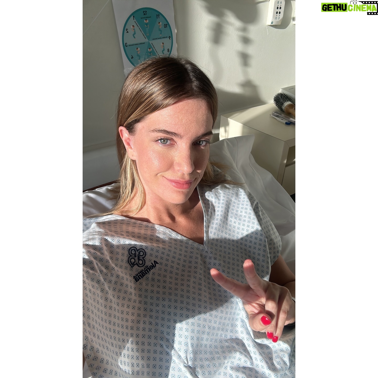 Millaray Viera - 19K Likes - No hice un resumen del 2024 porque terminé los últimos días del año en el lugar de las últimas fotos (toy bien). Me enfermé feíto, pero ahora estoy lista pa volver con todo😊. Les dejo recuerdos de las últimas semanas.
Manden amorcito a esta convaleciente porfi❤️
