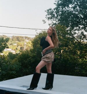 Mimi Webb Instagram - Love u 24 a dream was madeeee now 2025 I’m coming for yaaa 🚀🚀🚀