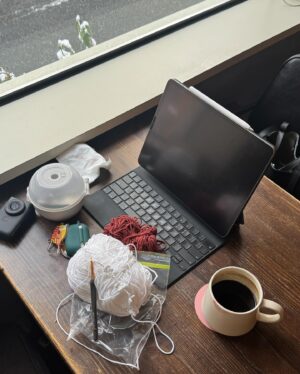 Min-seo Instagram - 우히히!!
첫 눈 구경하러 혼커 타임…☕️☃️❄️🤍