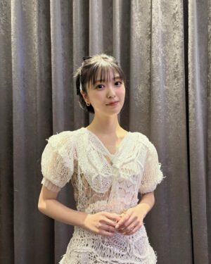 Mio Kudo Instagram - 🖤💐🎀な
2025年はじめでした！

💄　@yumikasawanishi 
👗　@stylistmikuishikawa