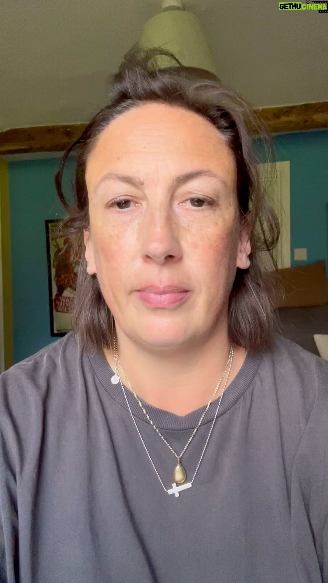 Miranda Hart - 36.5K Likes - Just felt the need to reiterate that what I share in my book, from wide research, were answers that helped me live my life more freely and more joyfully and reduce stress around all of my life including living with a debilitating illness. A lot of the things, surprisingly to me, helped me physically but I am not saying I have found a cure or profess to know any medical in depth knowledge for ME. Which is a ghastly misunderstood condition and many donβt get any alleviation. Which hurts my heart. I just believe reducing any fear when living with an illness can but help our quality of life. But itβs very hard and I can only speak from my experience. It was research that speaks to all aspects of life too. Big love β€οΈ