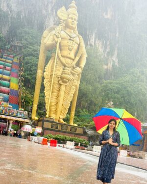 Mirnalini Ravi Instagram - #batucaves ⛰️ 🌧️