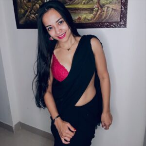 Mishti Basu Instagram - Merry Christmas 🎅 🎄

Stay Blessed 😇 

#realpallavibasu #christmaseve