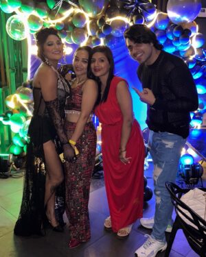 Mishti Basu Instagram - With birthday girl @real_ruks_khandagale 🎂🎂

God bless u ♥️ 
Stay happy 😃 

#realpallavibasu #birthdaycelebration
