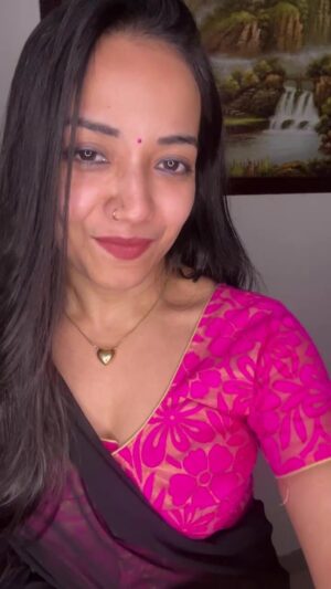 Mishti Basu Instagram - Happy New Year 🥳 my lovely people 

#realpallavibasu #live