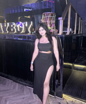 Miss Pinky Instagram - Last night🍾🥂

:
#reelitfeelit #explorepage✨ #fypシ