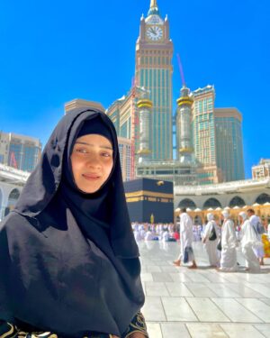Miss Wow Instagram - Alhamduillah blessed life ❤️ it was my first umrah 🕋 Dream come true to be doing umrah with my family 👨‍👩‍👧‍👧 The most beautiful place for my soul #makkah 🕋 
#umrah #makkahmadinah #blessedlife 

@hadeeqahpk 
@boss001117