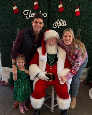Missy Franklin Instagram - Family, Santa, and Besties🩷💚❤️🎅🏼

So thankful to our little girl and all her sweet friends for making this magical time of year infinitely more magical. 

Taking in every moment of this last Christmas with just the three of us🫶🏻🎄 I know it will only continue to get better from here, which is hard to imagine it getting ANY better, but I know it will with the addition of our second little girl I and am so, so grateful and excited.