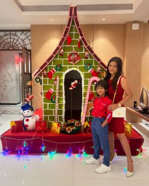 Mitali Nag Instagram - 🎄✨ Kicking Off the Holiday Cheer! ✨🎄

What a magical evening filled with festive vibes! From the grand Christmas tree lighting to the cutest gingerbread house, and of course, Santa stealing the show 🎅🏼🎁 – this night was a perfect start to the holiday season. 

The best part? Experiencing all this joy through my little one’s eyes – pure wonder and excitement! ❤️ 
Ty @radissongoregaon @musaafer.india for the lovely evening!!! 

Swipe through for a dose of Christmas magic and don’t miss the last pic to see little Santa’s “I am hungry” face 😂😂

#mitaalinag #motherson #chocolateeyedboy #christmastreelighting #xmasritual #HolidaySeason #ChristmasVibes #MomAndSonMoments #FestiveFeels #MakingMemories