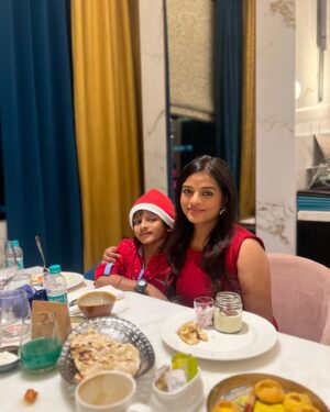 Mitali Nag Instagram - 🎄✨ Kicking Off the Holiday Cheer! ✨🎄

What a magical evening filled with festive vibes! From the grand Christmas tree lighting to the cutest gingerbread house, and of course, Santa stealing the show 🎅🏼🎁 – this night was a perfect start to the holiday season. 

The best part? Experiencing all this joy through my little one’s eyes – pure wonder and excitement! ❤️ 
Ty @radissongoregaon @musaafer.india for the lovely evening!!! 

Swipe through for a dose of Christmas magic and don’t miss the last pic to see little Santa’s “I am hungry” face 😂😂

#mitaalinag #motherson #chocolateeyedboy #christmastreelighting #xmasritual #HolidaySeason #ChristmasVibes #MomAndSonMoments #FestiveFeels #MakingMemories