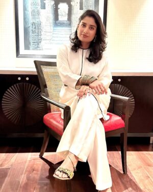 Mithali Raj Instagram - A dose of the summer sun to top this lovely breezy outfit from @raw_mango

Styling - @ashimash 
Shoes - @zara
Accessories - @thelabellife @tribebyamrapali 

#fashion #style #outfits #summer #summeroutfit