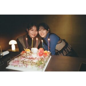 Mitsuki Takahata Instagram - 🍒

辛い時は一緒に悲しんでくれて、
嬉しい時は一緒に喜んでくれる。

そんなステキな貴女とも、
もう12年ですって🥹