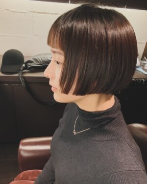 Mizuki Yamamoto Instagram - ⋆⸜☾⸝‍⋆

落ち着いたタイミングなので、少し切った★

この後 伸ばすか悩む〜( ´~`)

お気に入りのネックレス♡

#GucciJewelry #GucciHorsebit