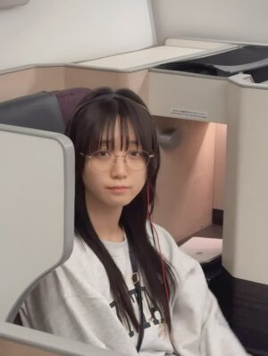 Moe Iori Instagram - すっぴんメガネで撮られてるけど私は生きてます　#cute #love #streamer