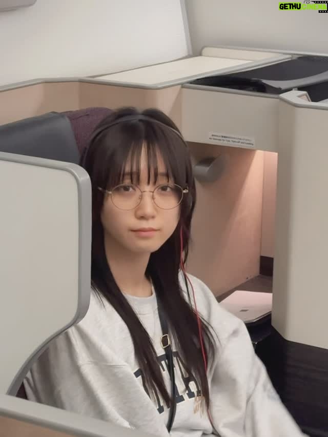 Moe Iori - 58K Likes - すっぴんメガネで撮られてるけど私は生きてます #cute #love #streamer