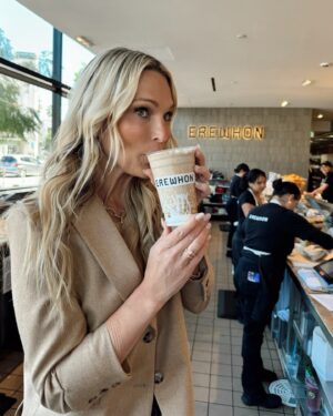 Molly Sims Instagram - As 2025 begins, I find myself overwhelmed with gratitude, reflecting on the journey that has brought me to this moment. My family has been my unwavering anchor, offering a love and support that has carried me through even the toughest days. And my community—an incredible circle of encouragement and inspiration—has lifted me up at every turn, reminding me that no dream is too big when surrounded by the right people.

Building @ysebeauty has been more than just a business; it’s been a labor of love, passion, and purpose. It’s a living testament to the belief that with perseverance, we can create something meaningful that echoes far beyond ourselves. The path hasn’t been easy (okay it mostly hasn’t been easy 😂) There have been moments when anxiety threatened to overshadow everything, with so many seeds of doubt and fear. But through it all, I’ve learned to face those fears head-on, to breathe through the uncertainty, and to trust the journey. (And to maybe have a Paloma every now and then 😜) And building @lipstickontherim with @emesegormley EVEN MORE than I ever thought possible, at a new home, has been beyond enriching. To get to create a community with my best friend is all I could’ve ever asked for. 

I carry deep gratitude for the lessons of the past, but I’m not looking back. I step into 2025 with renewed clarity, strength, and hope, ready to embrace all that lies ahead. Here’s to a year of growth, resilience, and celebrating everything we’ve built together. Here’s to 2025—may it be a year of even greater possibility.p