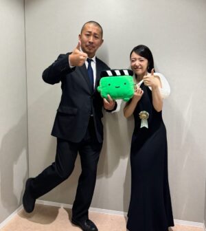 Mone Kamishiraishi Instagram - TAMA映画祭にて「夜明けのすべて」への賞を頂戴しました。とても心のこもった温かい授賞式で、チーム皆んなでうれしいねうれしいねと喜び合いました。この日に恥じぬよう益々精進します！
