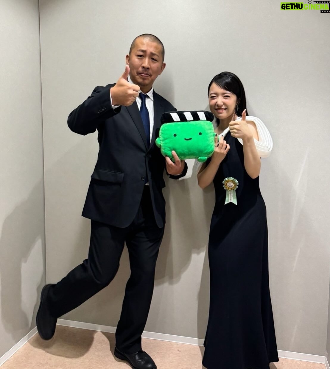 Mone Kamishiraishi - 67.1K Likes - TAMA映画祭にて「夜明けのすべて」への賞を頂戴しました。とても心のこもった温かい授賞式で、チーム皆んなでうれしいねうれしいねと喜び合いました。この日に恥じぬよう益々精進します!