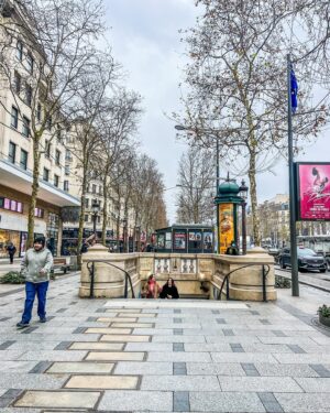 Monserrat Torrent Instagram - 🇫🇷Alguien reconoce estos lugares? 👀 Sólo les digo que no pude encontrar a Gabriel 😄.

Resumen de mi más reciente viajecito a París. 
En 2024 visité 3 veces esta hermosa ciudad, la última fue con mi madre ❤️ una experiencia demasiado especial que quedará para siempre en mi corazón.

👉🏻 Si van a París y quieren hacer un buen tour por la ciudad y conocer locaciones de series y películas, escríbanle a @viveparisvoila 💫

#paris #europe #instalike #instadaily #trip #vacationmode