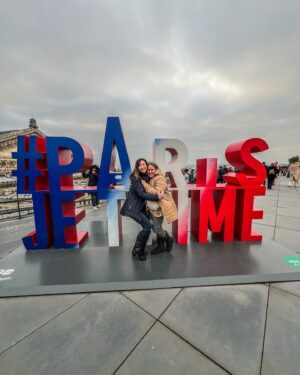 Monserrat Torrent Instagram - 🇫🇷Alguien reconoce estos lugares? 👀 Sólo les digo que no pude encontrar a Gabriel 😄.

Resumen de mi más reciente viajecito a París. 
En 2024 visité 3 veces esta hermosa ciudad, la última fue con mi madre ❤️ una experiencia demasiado especial que quedará para siempre en mi corazón.

👉🏻 Si van a París y quieren hacer un buen tour por la ciudad y conocer locaciones de series y películas, escríbanle a @viveparisvoila 💫

#paris #europe #instalike #instadaily #trip #vacationmode