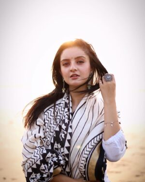 Mrinal Navell Instagram - Jogan 🤍
.
.
.
.
📸:- @the_pixeleyes 
.
.

#insta #instagood #love #art #photography #mrinalnavell #ootd #photography #photooftheday #fyp #sunsets #beach #sunsetphotography 
Trending, fyp, insta, photoshoot, photography, actor, mumbai