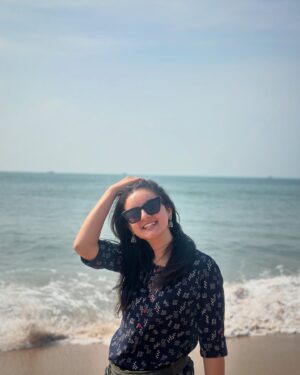 Mrinal Navell Instagram - Reminder: Live a little.🧘🏻‍♀️
.
.
.
.

.

#instagood #love #insta #mrinalnavell #fyp #artist #mumbai #art #instadaily #vibe #vacay #gujarat #travel #travelphotography #photooftheday 
(Insta, love, fyp, ootd , trending, artist, travel, beach, Gujarat)
