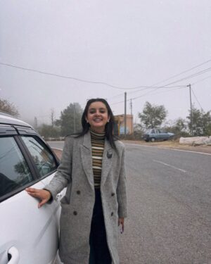 Mrinal Navell Instagram - Had a foggy day out.🤍🫶🏻
.
.
.
.
.

#love #himachal #mrinalnavell #home #dump #insta #instagood #mountains #photography  #artist 
(Home, insta, fyp, dump, himachal, hills, mountains)