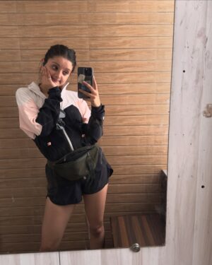 Mrinal Navell Instagram - Mai aur mere gym ka aaina,
Ek chhota sa afsaana ye bhi hai. 🤍
.
.
.
.
#workout #love #insta #mrinalnavell #fitnessmotivation #gym 
(Insta, gym, workout, motivation, trending)