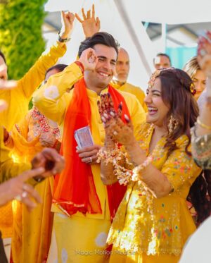 Mrunal Panchal Instagram - Haldi ke rang , khushi ke sang 💛 
.
.
.
#milgayavohi 
📸 : @magicmotionmedia