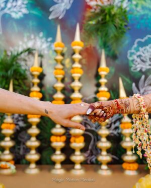 Mrunal Panchal Instagram - Haldi ke rang , khushi ke sang 💛 
.
.
.
#milgayavohi 
📸 : @magicmotionmedia