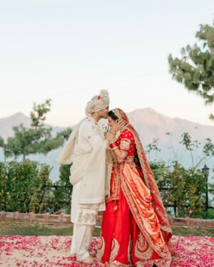 Mrunal Panchal Instagram - Qayanat se manga milgya vohi milgya tu hi❤️ 26:10:2024 - ♾️
:
:
:
📸 @magicmotionmedia ✨
#milgayavohi