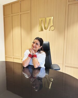 Mrunal Panchal Instagram - Can’t even believe 😭 @mruchabeauty office 🧿 our mehnat and sabr ka fal ❤️

@mruchabeauty is launching tomorrow at 11am 🥹✨
11/11 🧿