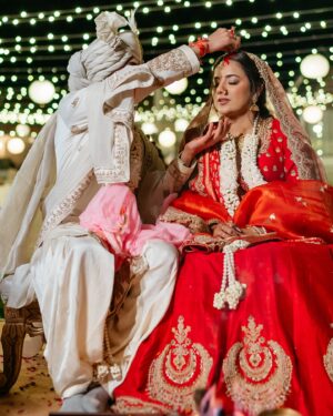 Mrunal Panchal Instagram - Qayanat se manga milgya vohi milgya tu hi❤️ 26:10:2024 - ♾️
:
:
:
📸 @magicmotionmedia ✨
#milgayavohi