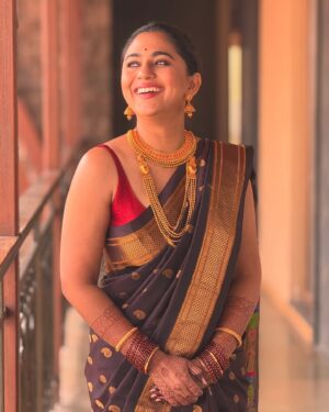 Mrunmayee Deshpande Instagram - ❤️
Pc - @nishantdeshpande11 
.
.
.
.

#wedding #family #love